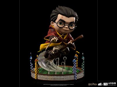 Harry Potter Mini Co. Illusion PVC Figur Harry Potter at the Quiddich Match 13 cm - Beschädigte Verpackung