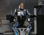 RoboCop Actionfigur Ultimate Battle Damaged RoboCop with Chair 18 cm